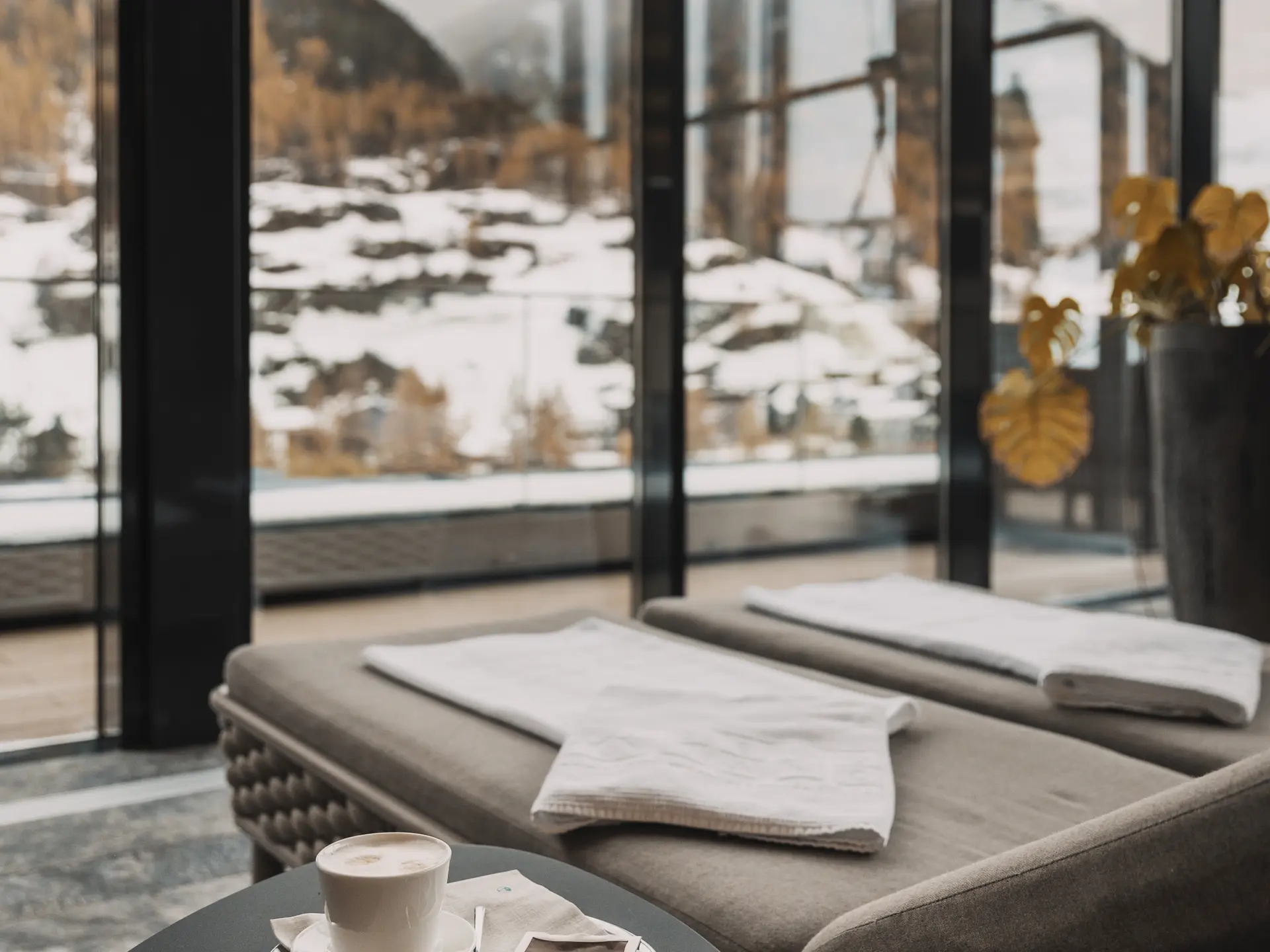 Relax area with a snowy view | © ROSSNER-Dominik Fotografie & Film